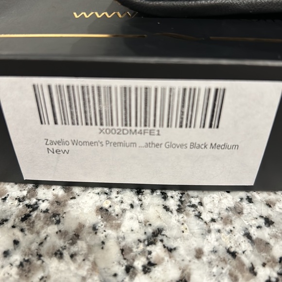 Brand new Zavelio women’s Medium black leather touchscreen gloves with sheepskin - Picture 3 of 6